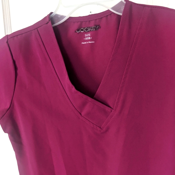 Jockey Women's Classic Fit Tri Blend Solid Scrub Top - Picture 2 of 9